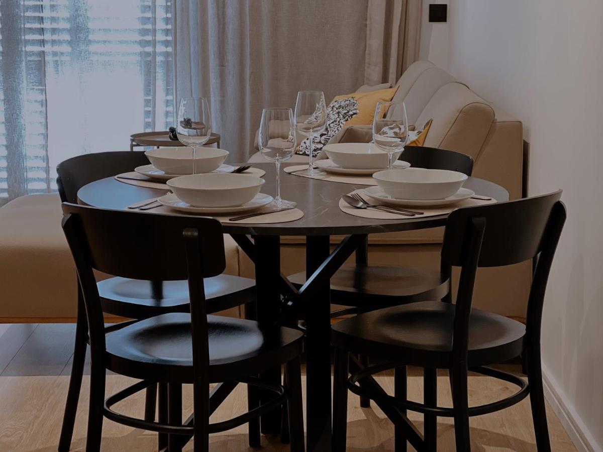 Dawn & Dusk - Modern Two Bedroom Apartment With Mountain Views Cilipi Luaran gambar