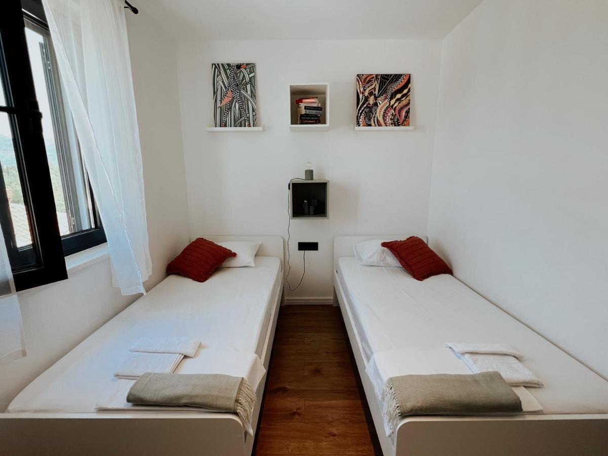 Dawn & Dusk - Modern Two Bedroom Apartment With Mountain Views Cilipi Luaran gambar