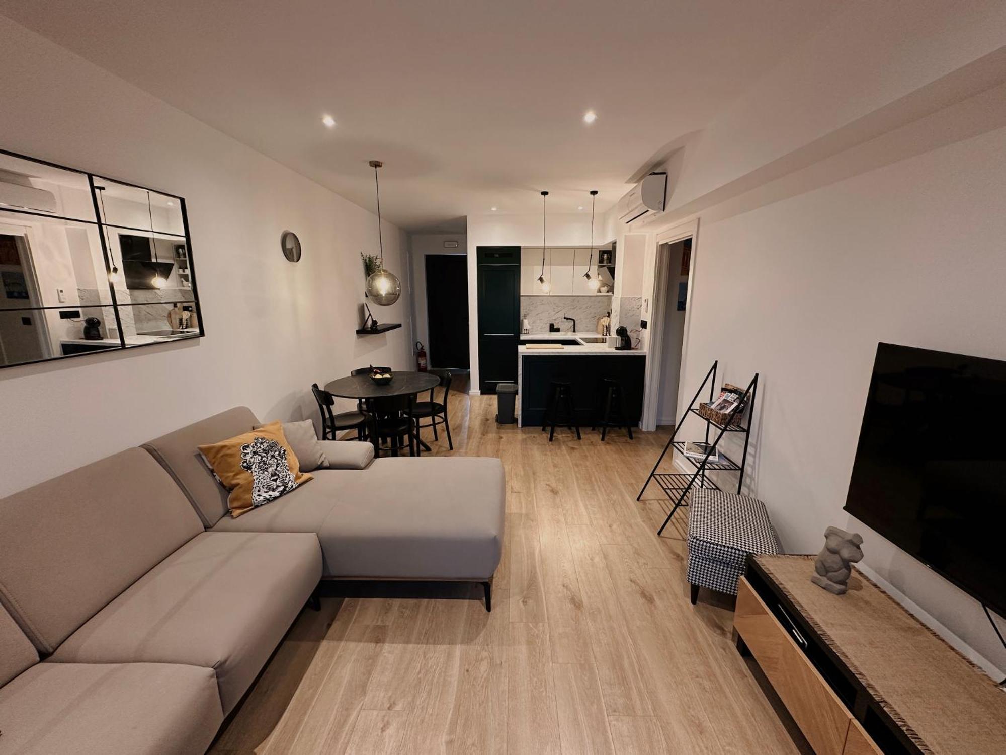 Dawn & Dusk - Modern Two Bedroom Apartment With Mountain Views Cilipi Luaran gambar