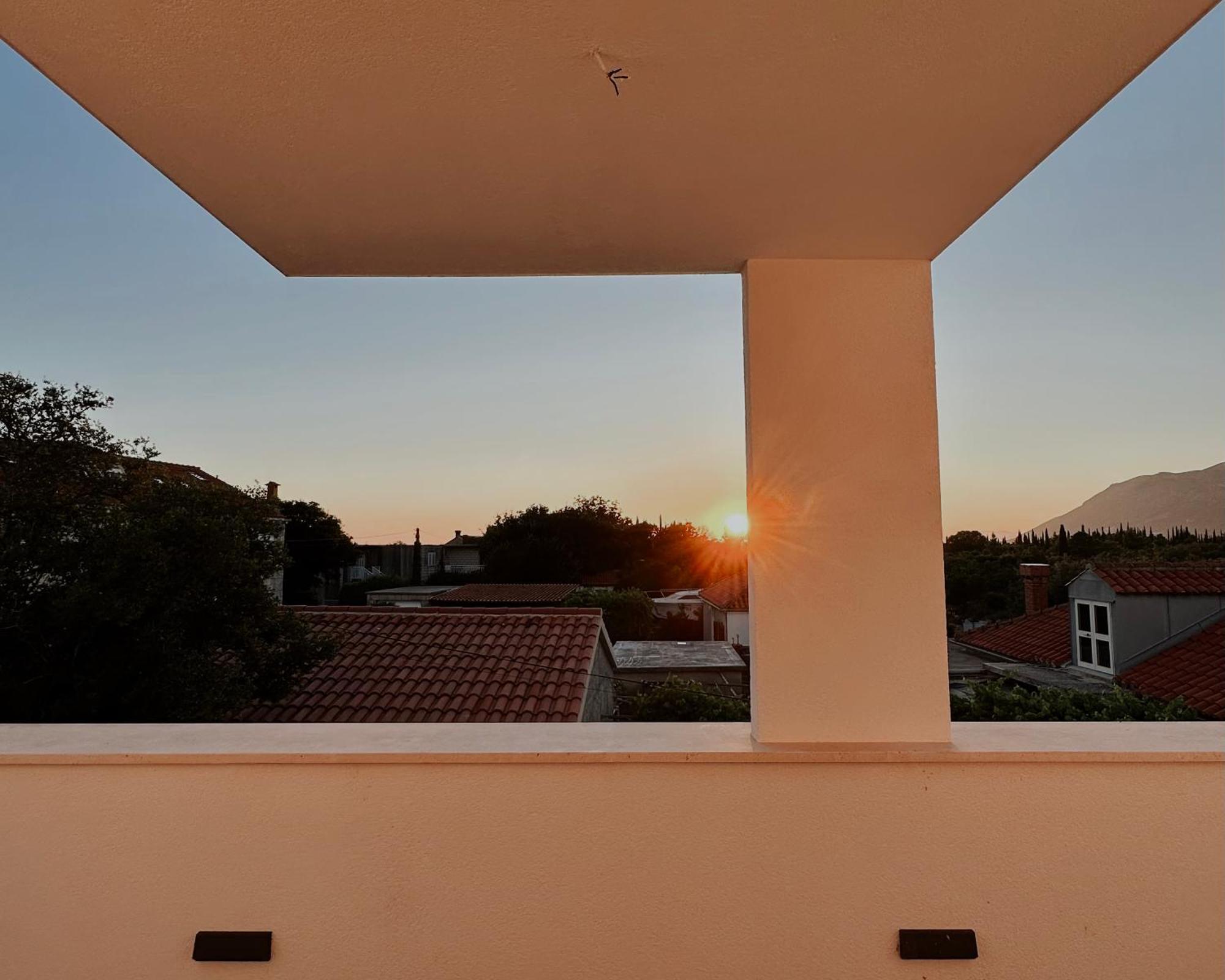 Dawn & Dusk - Modern Two Bedroom Apartment With Mountain Views Cilipi Luaran gambar